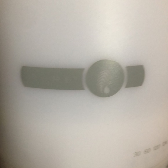 Essential Oil Diffuser 🍃 - Picture 3 of 9